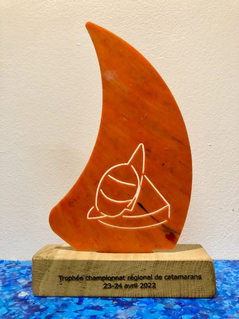 trophée plastique recyclé