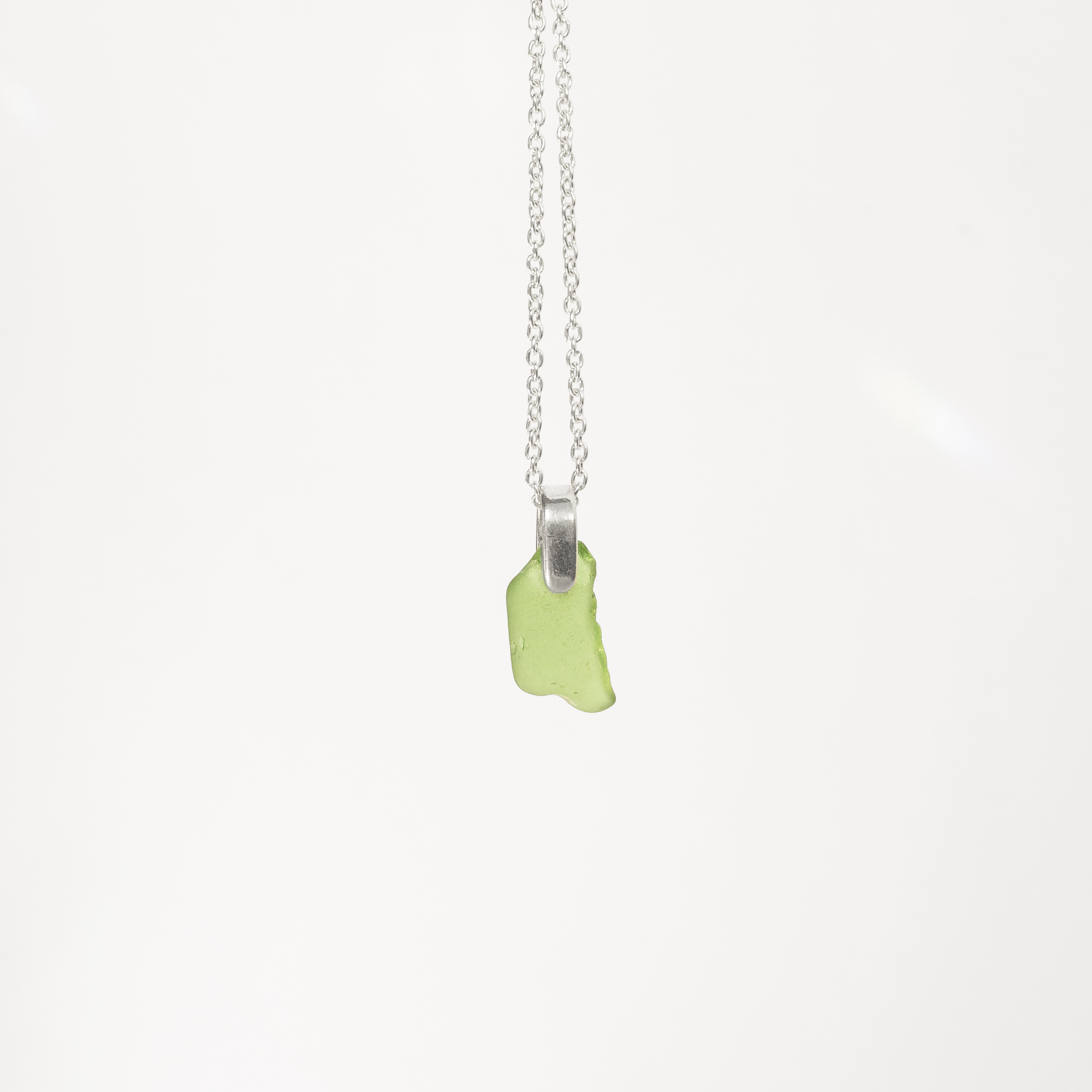 Sauvage_Bijoux_FondBlanc_LilaAzeu_00005